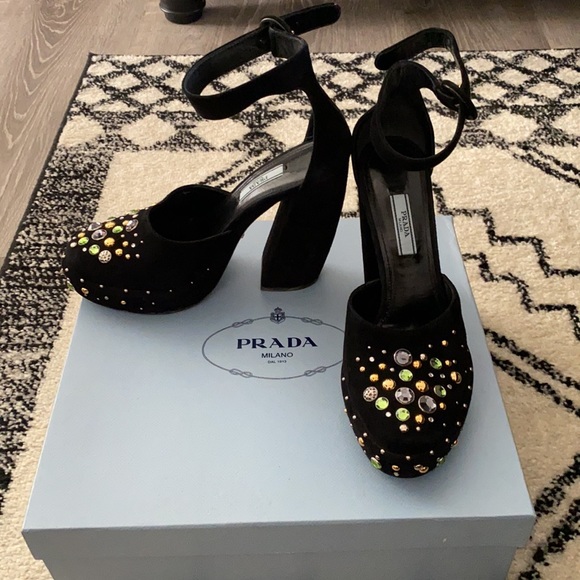 Prada Heels - Picture 2 of 7